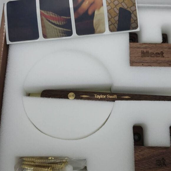Taylor Swift New In Box Meet Me At Midnight Clock - Picture 4 of 5